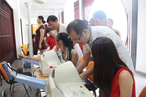 20130626-27优德88文创园党支部结合拱墅二院发展“轻松一身，慢病远离”主题活动 (2).jpg